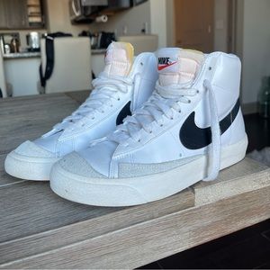Nike Blazer Mid 77 | Size 7W | White & Black | Women’s